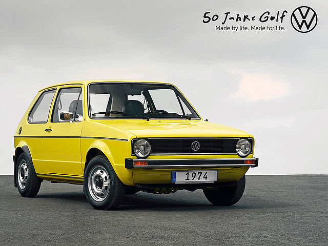 Golf I and the EA 276 concept car, the Golf predecessor from 1969 developed in Wolfsburg